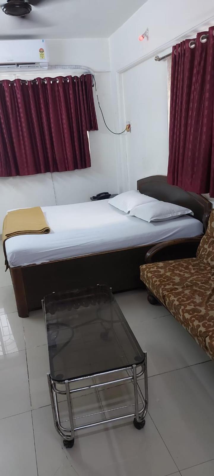 Glitz Hotels Sai Guest House - Nr Inorbit Mall Vashi Navi Mumbai Esterno foto