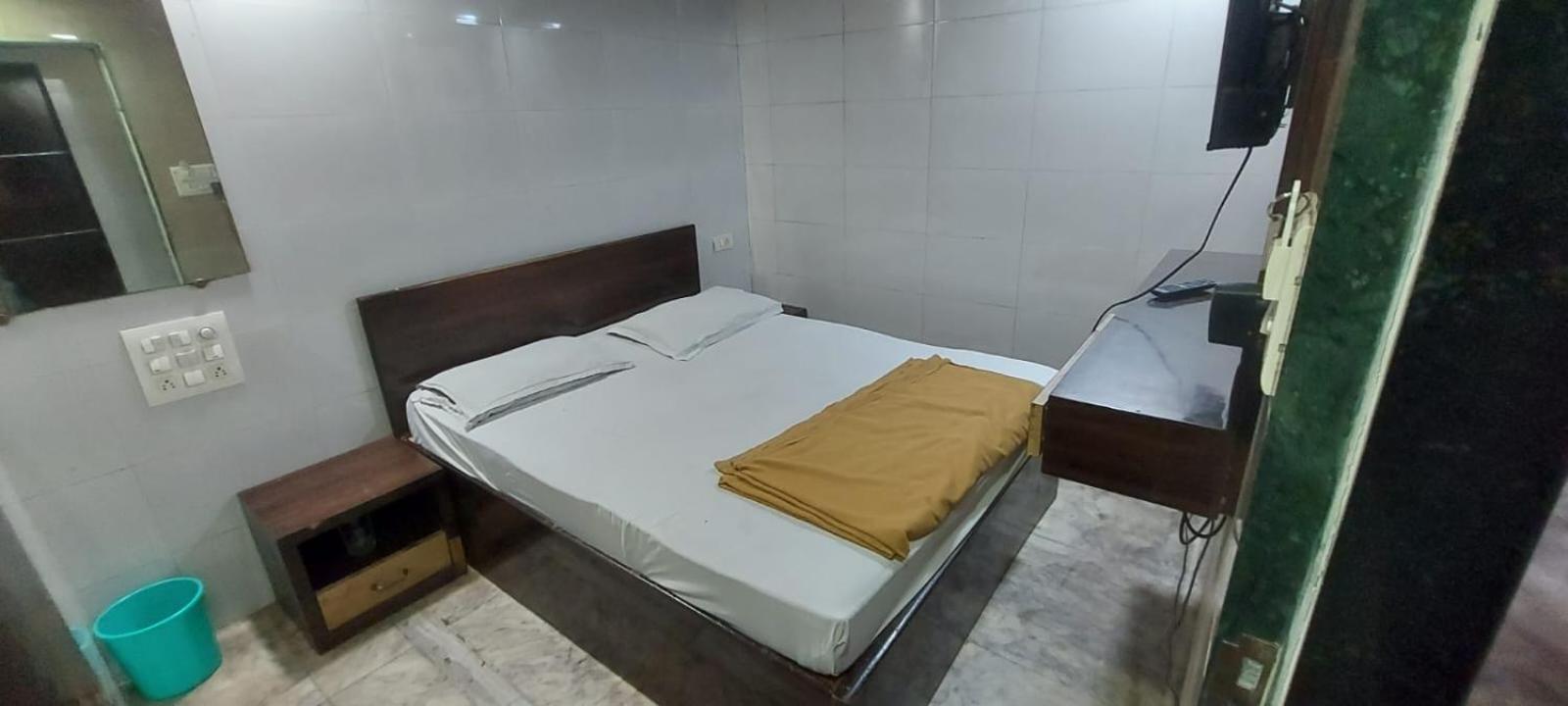 Glitz Hotels Sai Guest House - Nr Inorbit Mall Vashi Navi Mumbai Esterno foto