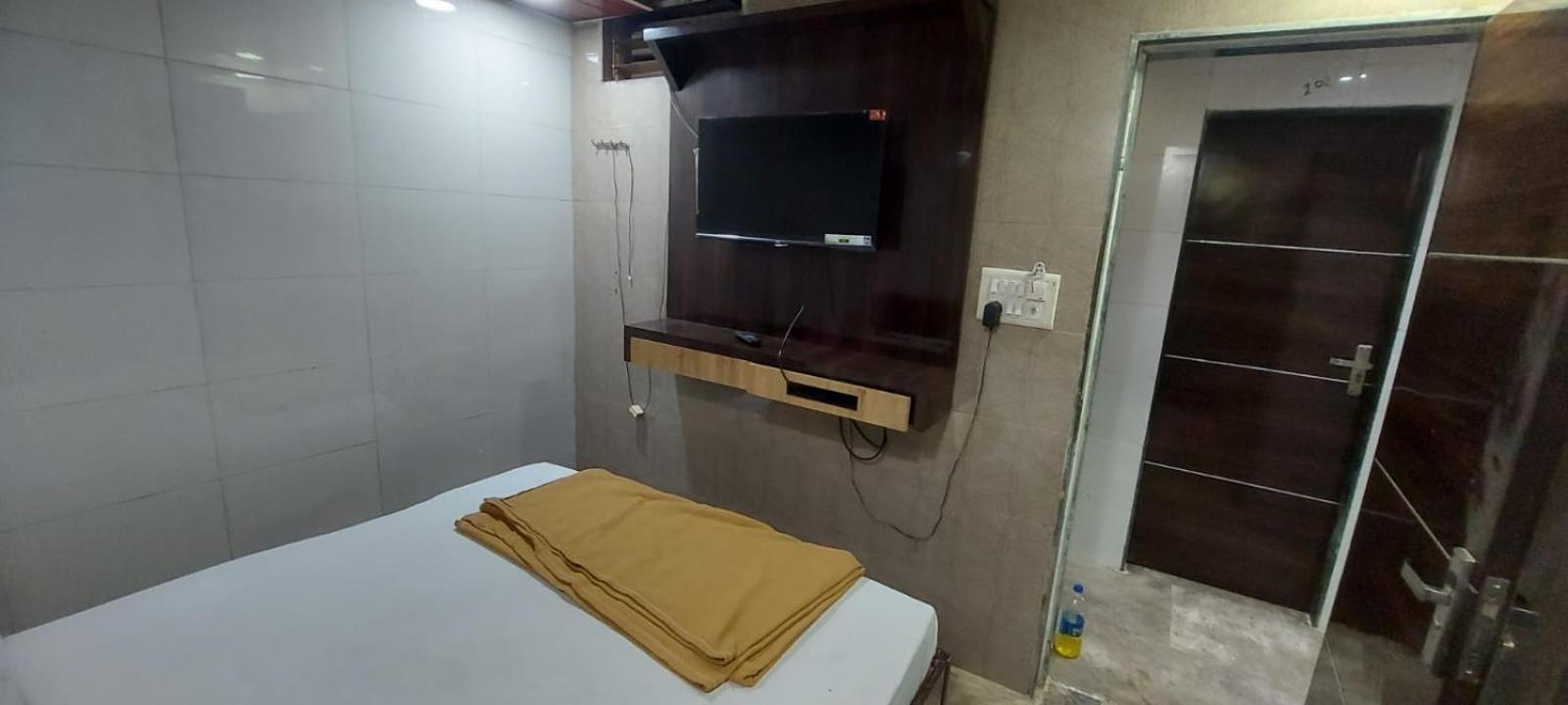 Glitz Hotels Sai Guest House - Nr Inorbit Mall Vashi Navi Mumbai Esterno foto