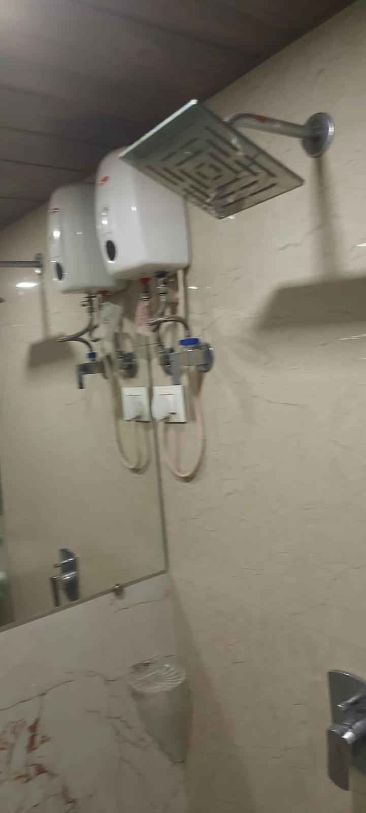 Glitz Hotels Sai Guest House - Nr Inorbit Mall Vashi Navi Mumbai Esterno foto